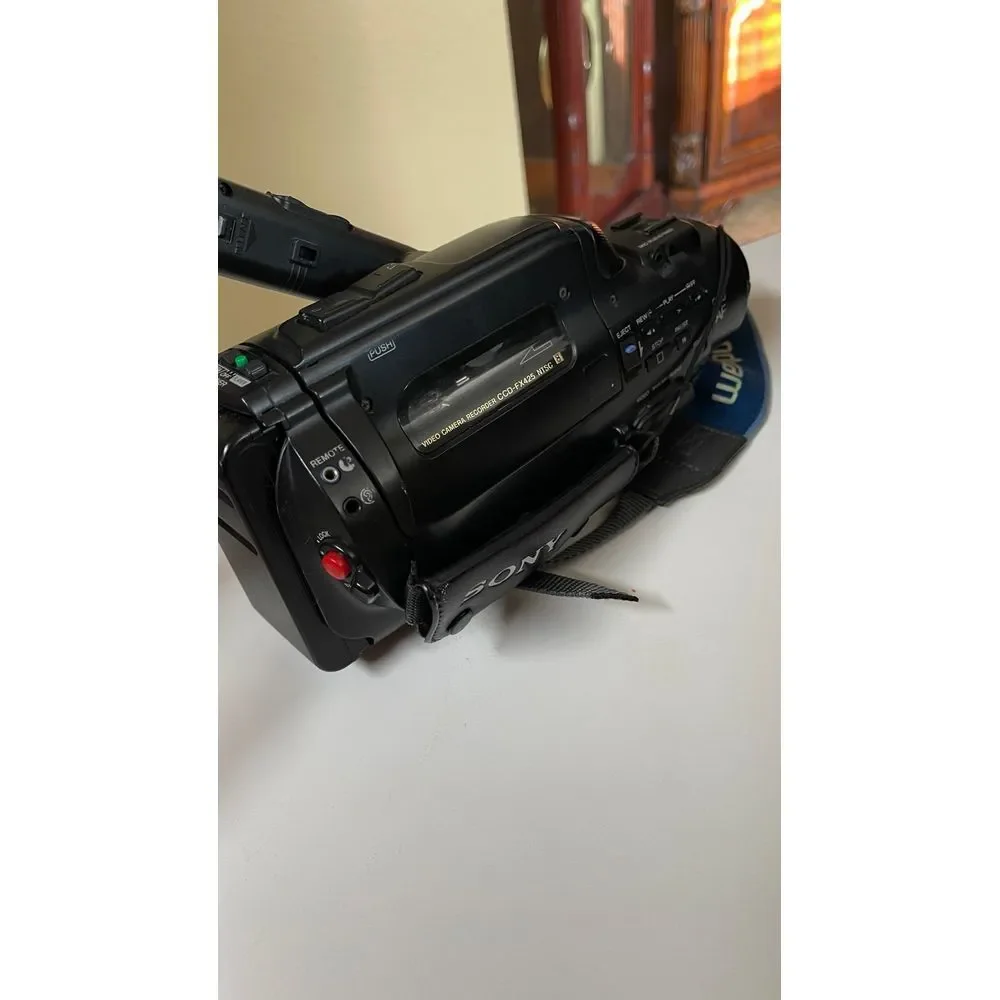 Sony CCD-FX425 Video8 Handycam Camcorder 8mm Vintage Untested Parts Repair-As Is